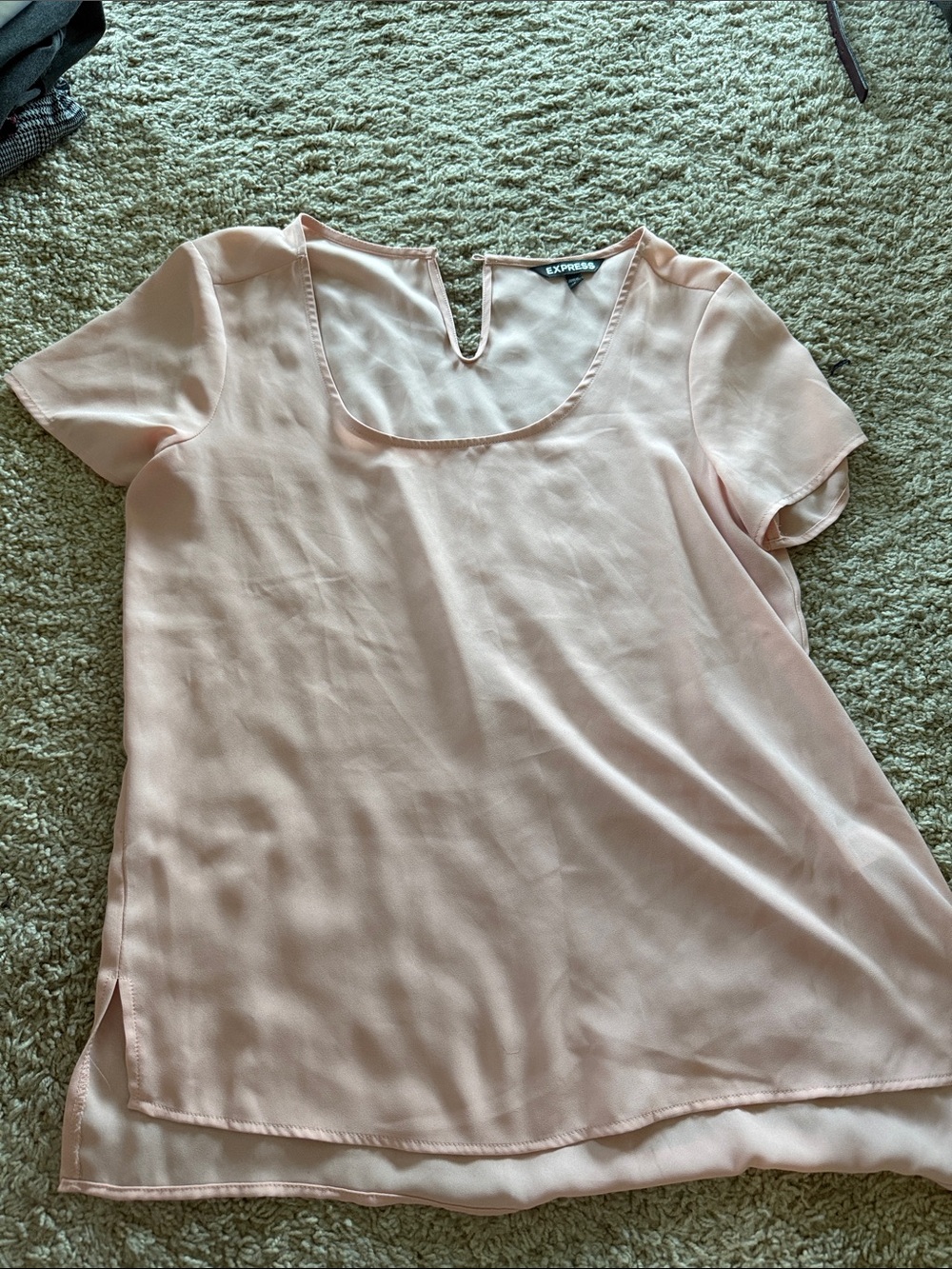 Express Women's Blush Pink Short Sleeve Scoop Neck Blouse